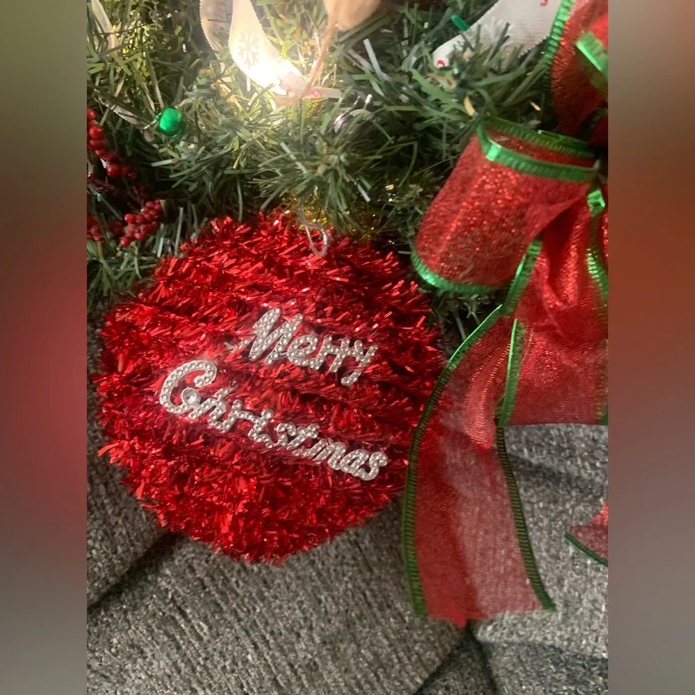 GNOME DIY HOLIDAY LIGHT UP WREATH